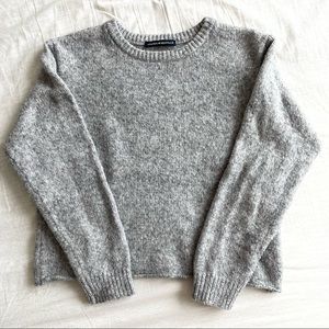 Brandy Melville cropped grey sweater